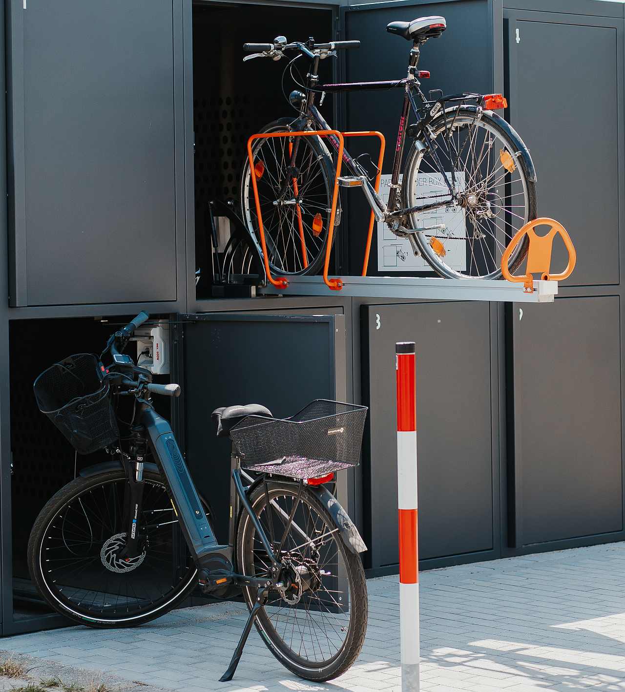 Radfahren in Graben-Neudorf: Die Bikebox am Bahnhof Graben-Neudorf.